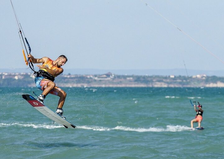 Débuter en Wing Foil : le guide complet pour s’initier aux sports nautiques