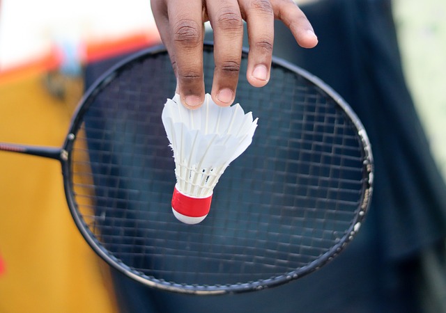 Comment choisir la bonne raquette pour le badminton : guide pratique