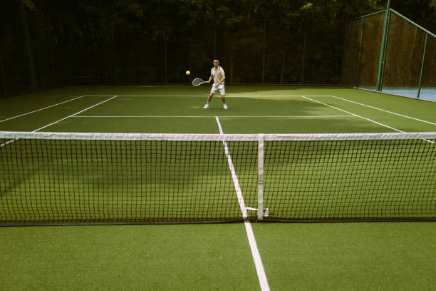 Quelle surface court de tennis choisir à Nice pour jouer toute l’année ?