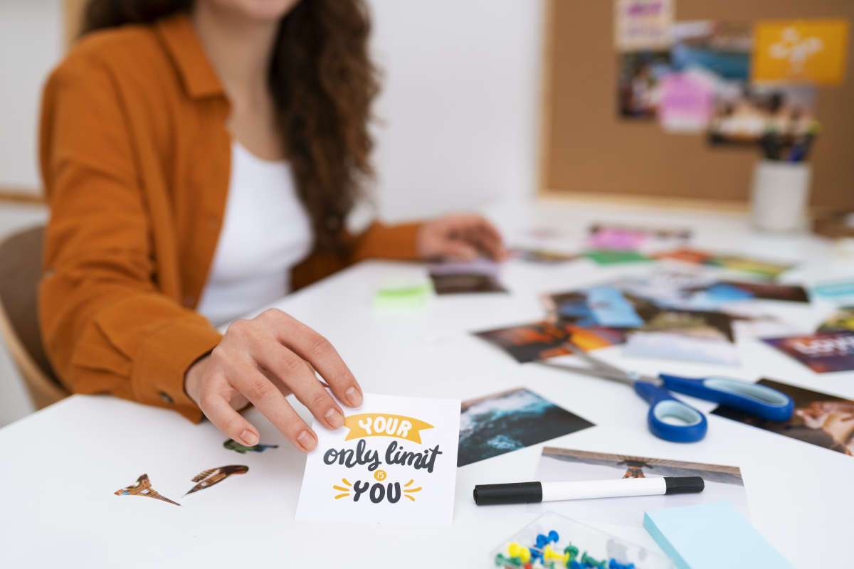 Le gaufrage et les tampons personnalisés : un loisir créatif en plein essor