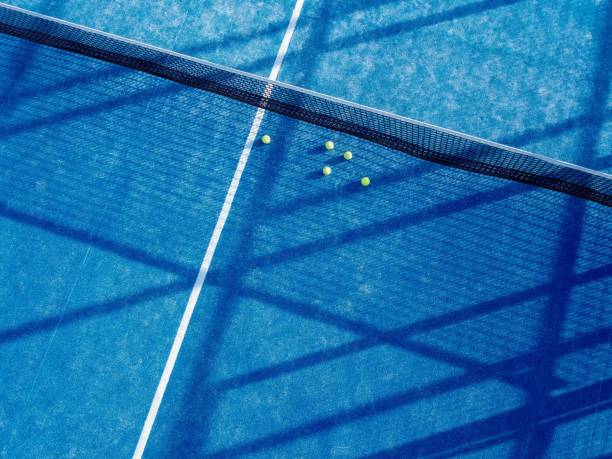 Quelles démarches administratives effectuer avant de faire construire un terrain de tennis sur un terrain privé ?